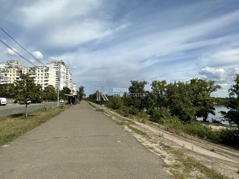 комерційна за адресою Прирічна вул., 28