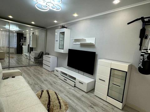 квартира за адресою Одеса, Перлинна вул., 1