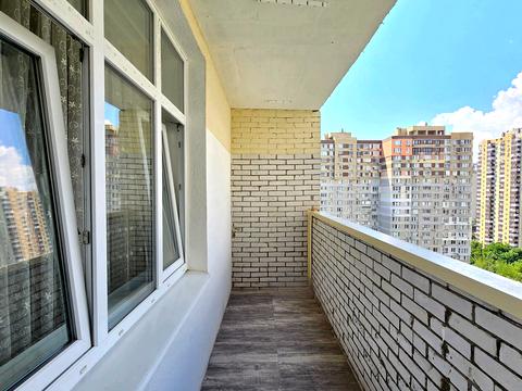 квартира за адресою Анни Ахматової вул., 22