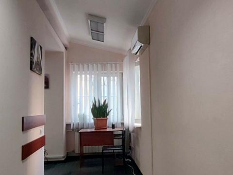 комерційна за адресою Лютеранська вул., 12