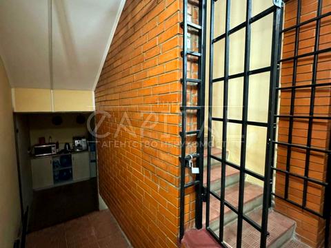 комерційна за адресою Малопідвальна, 6