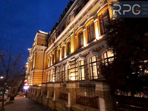 комерційна за адресою Бульварно-Кудрявська вул. (Воровського), 24