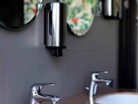 коммерческая по адресу Академіка Книшова ул. (Амурська), 6