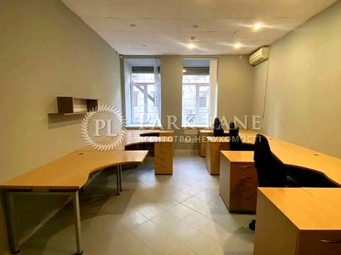 комерційна за адресою Еспланадна вул., 30