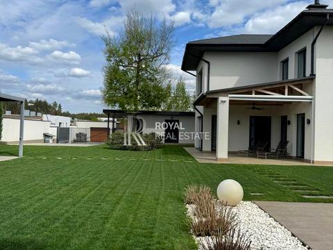 будинок за адресою приватна, 1