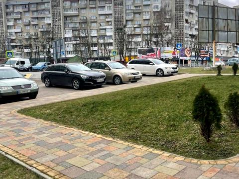коммерческая по адресу Романа Шухевича ул., 1