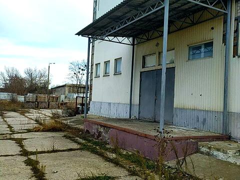комерційна за адресою Єнакіївська вул., 12