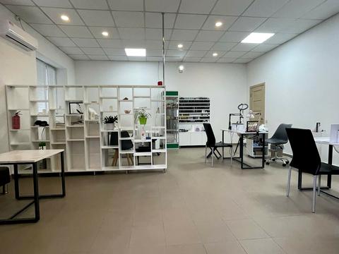 комерційна за адресою Миколи Руденка вул. (Руденка), 15