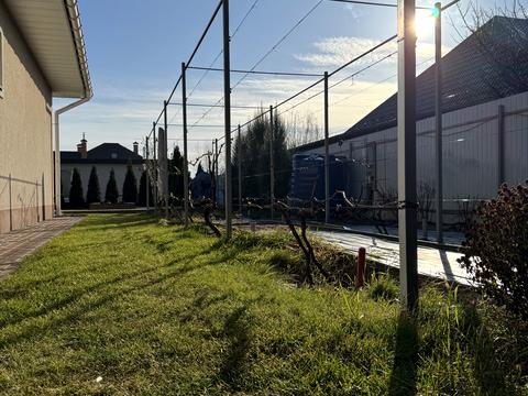 дом по адресу Урожайна