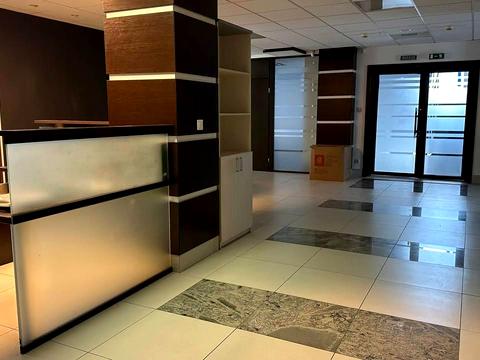 комерційна за адресою Науки просп., 3