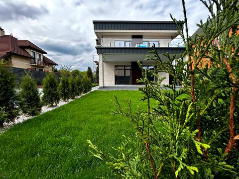 будинок за адресою Травнева