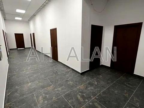 комерційна за адресою Межигірська вул., 87-А