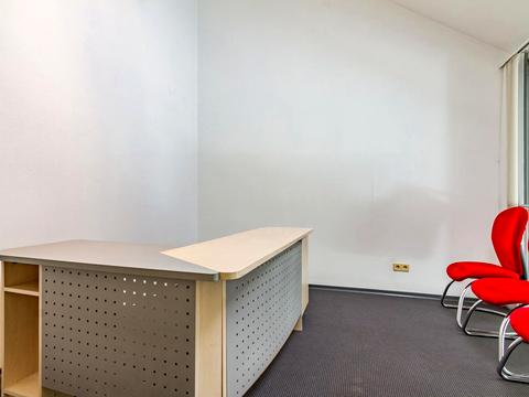 комерційна за адресою Левка Лук'яненка вул. (Маршала Тимошенка), 29