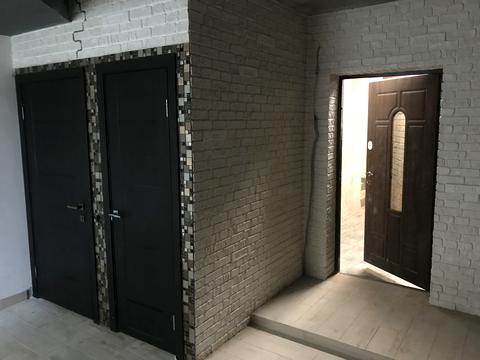 комерційна за адресою Західна вул., 10