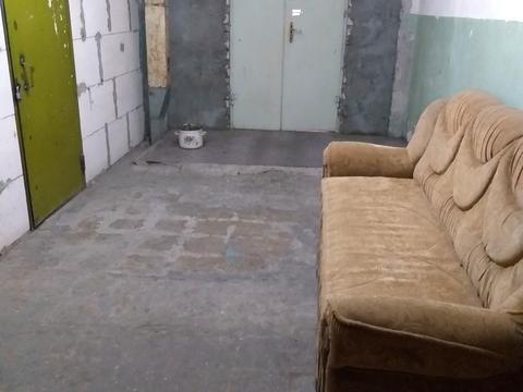 комерційна за адресою Стовпова вул., 19
