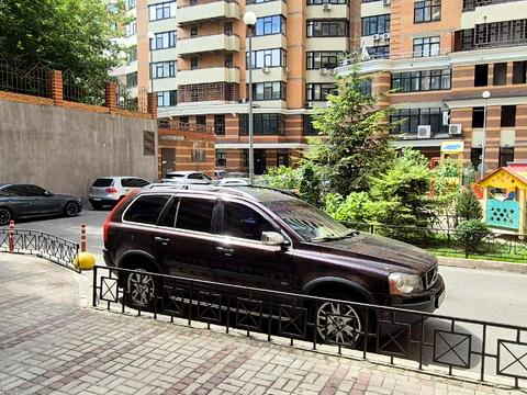 комерційна за адресою Лесі Українки бульв., 7-Б