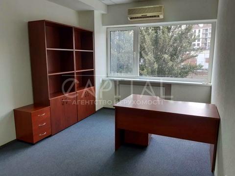 комерційна за адресою Глибочицька вул., 17-Д