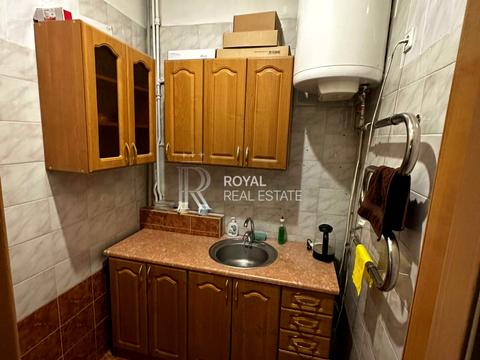 комерційна за адресою Володимирська вул., 11