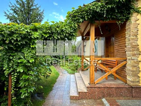 будинок за адресою Корсунь-Шевченківський, Академіка Захаренка вул.