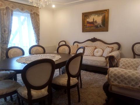 будинок за адресою Дмитра Яворницького вул.