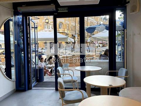 комерційна за адресою Басейна вул., 1/2