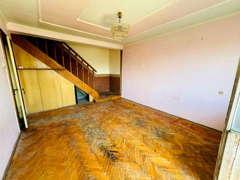 квартира за адресою Тролейбусна вул., 12