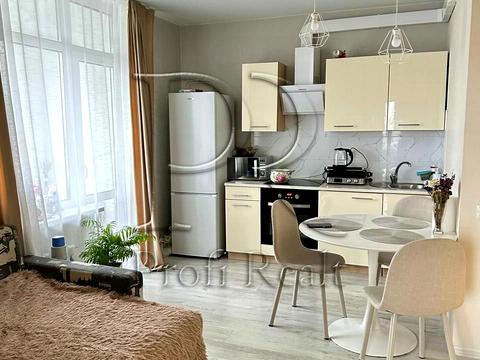 квартира за адресою Драгоманова вул., 10