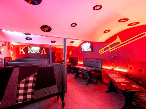 комерційна за адресою Пекарська вул., 24
