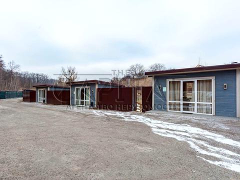 комерційна за адресою Шкільна вул., 1
