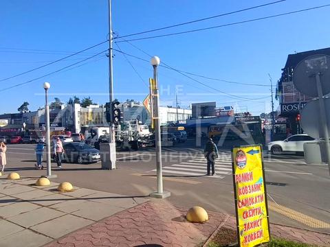 комерційна за адресою Андрія Малишка вул., 1