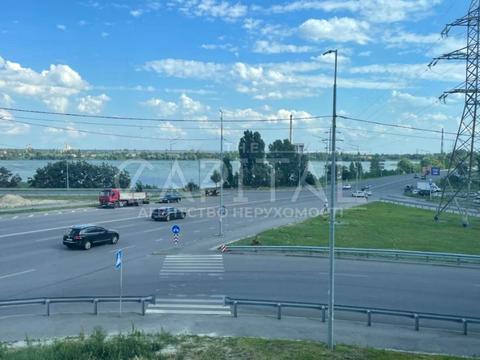 коммерческая по адресу Миколы Бажана просп., 38