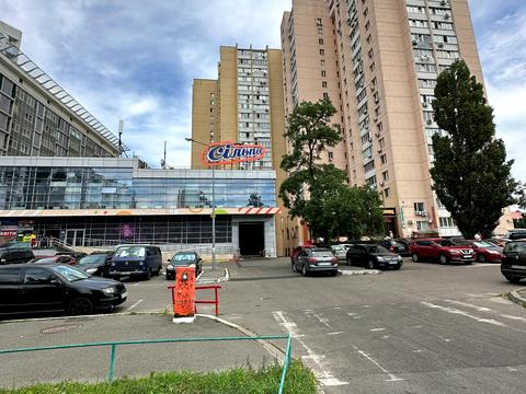 паркомісце за адресою Дарницький бульв., 8-А