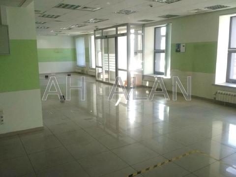 комерційна за адресою Новокостянтинівська вул., 18