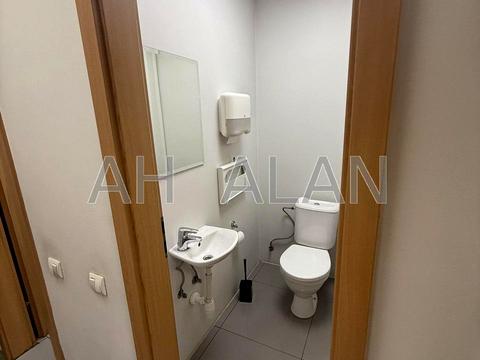 комерційна за адресою Казимира Малевича вул. (Боженка), 68Е