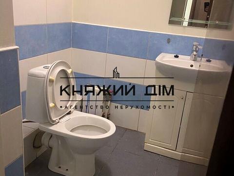 комерційна за адресою Дмитрівська вул., 69
