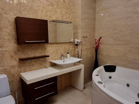 квартира за адресою Заньковецької вул., 4