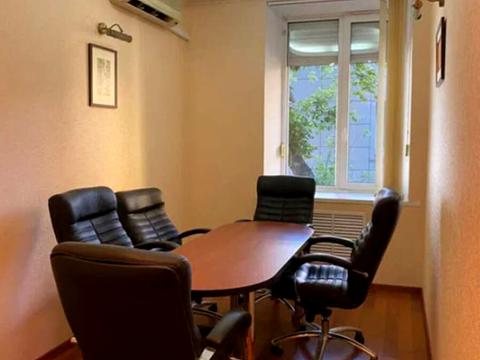 комерційна за адресою Ділова вул. (Димитрова), 6