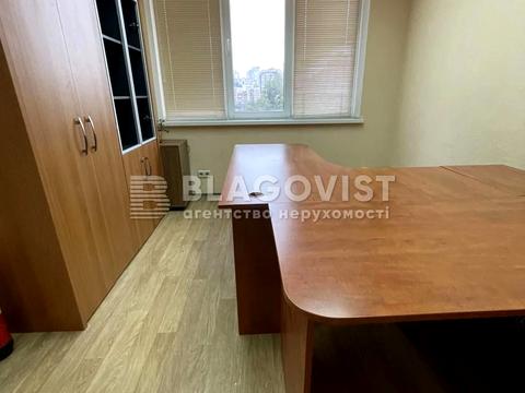 комерційна за адресою Жилянська вул., 101