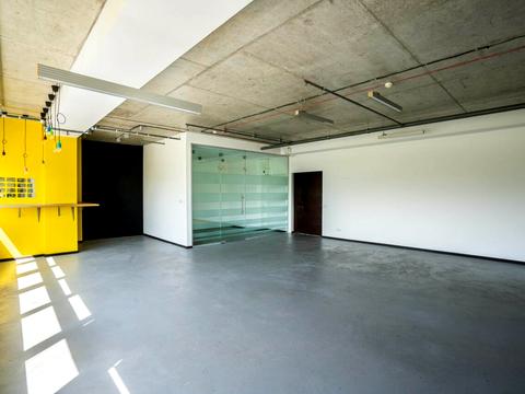 комерційна за адресою Дарницький бульв., 8-В