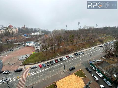 комерційна за адресою Музейний пров., 4