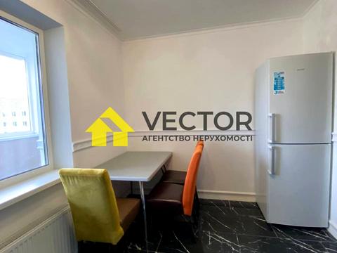 квартира за адресою Сергія Параджанова вул., 5