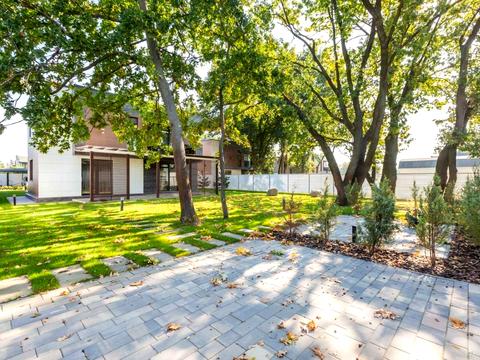 будинок за адресою Осіння, 2