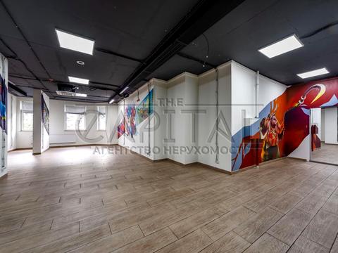 комерційна за адресою Жилянська вул., 118