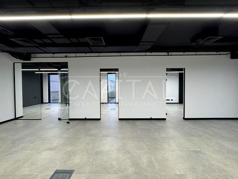 комерційна за адресою Красилівська вул., 9