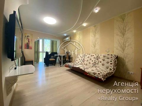 квартира за адресою Есенина, 56