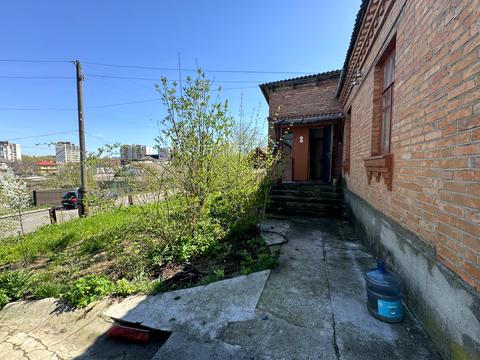 будинок за адресою Левка Лук'яненка вул. (Декабристів)