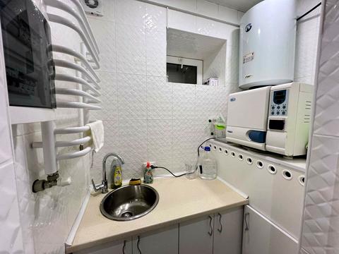 комерційна за адресою Поштова, 5