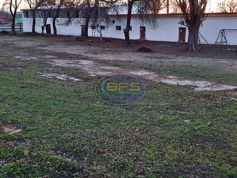 комерційна за адресою Паркова вул., 32
