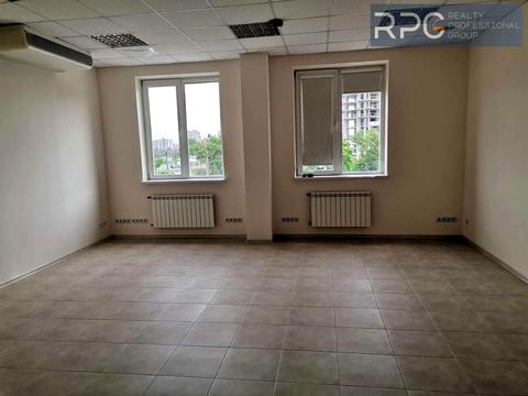 комерційна за адресою Степана Бандери просп. (Московський), 16Б