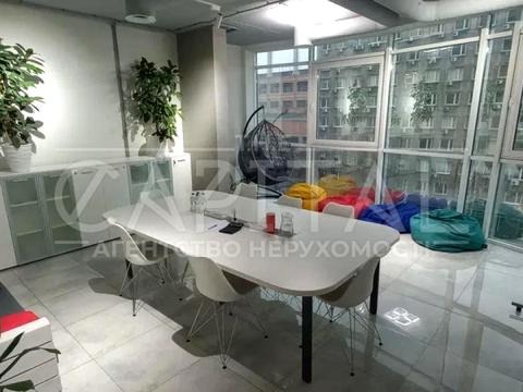 комерційна за адресою Жилянська вул., 118